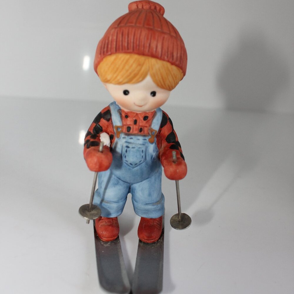 Enesco COUNTRY COUSINS GIRL SKIER Katie Katy 4" Porcelain Figurine Metal Skis